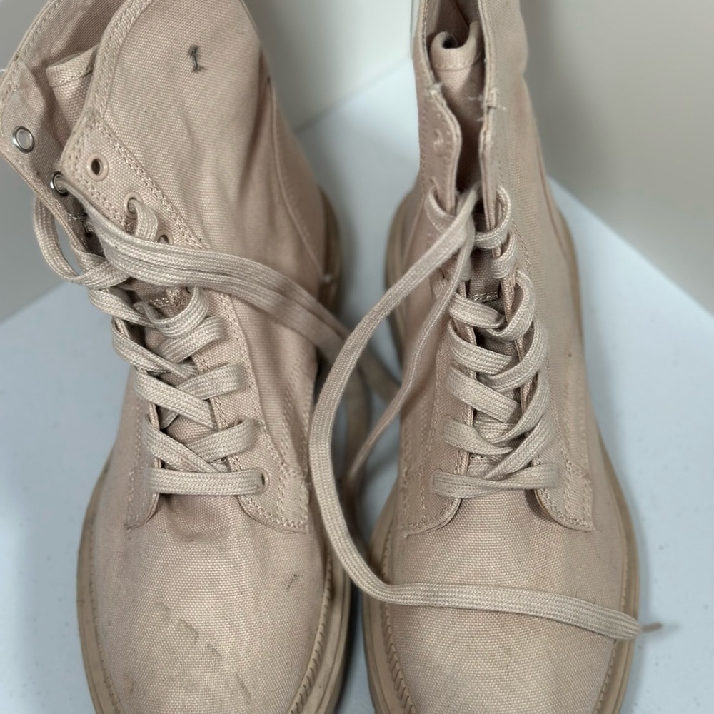 Women boots, the color is so beautiful tan